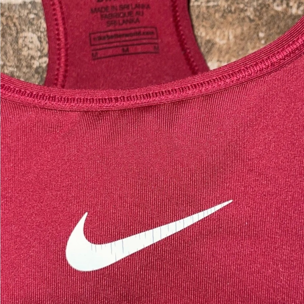 Nike dri fit sports bra women’s m medium red pink racer back padded gym bra - Picture 2 of 3